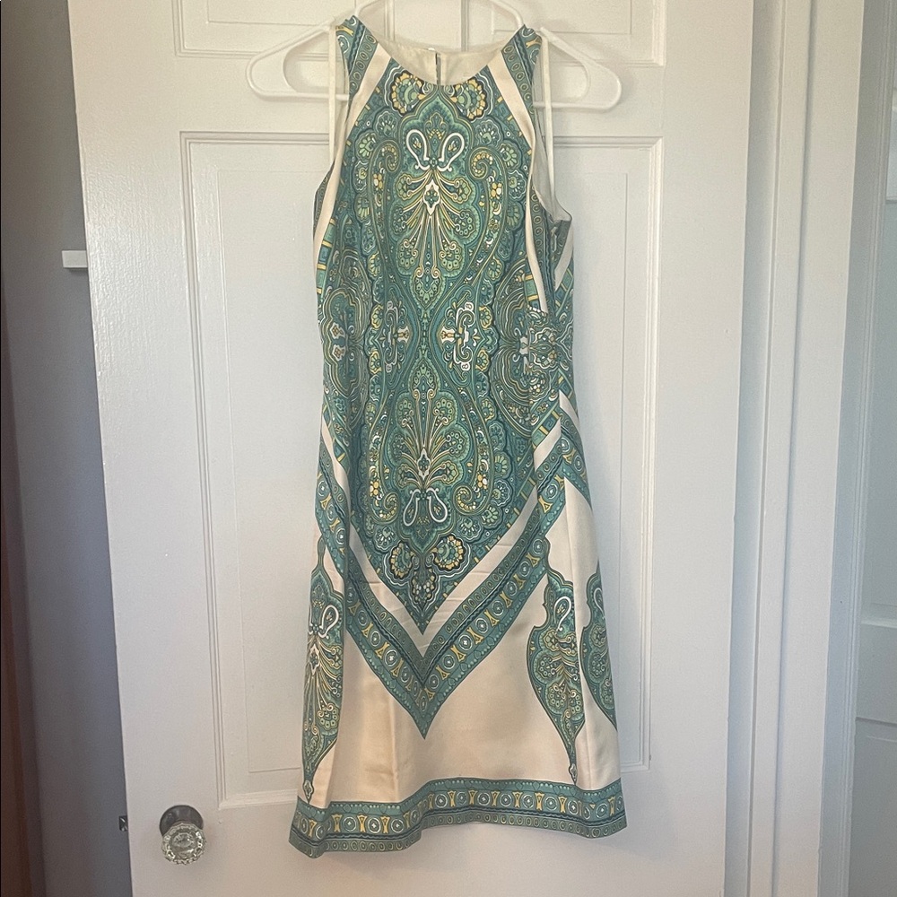 Elegant Green and Cream Paisley Dress - Size 2